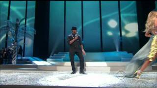 Usher LIVE  Victorias Secret Fashion Show Miami  2008 With songs  Whats your name amp Yeah [upl. by Amory]